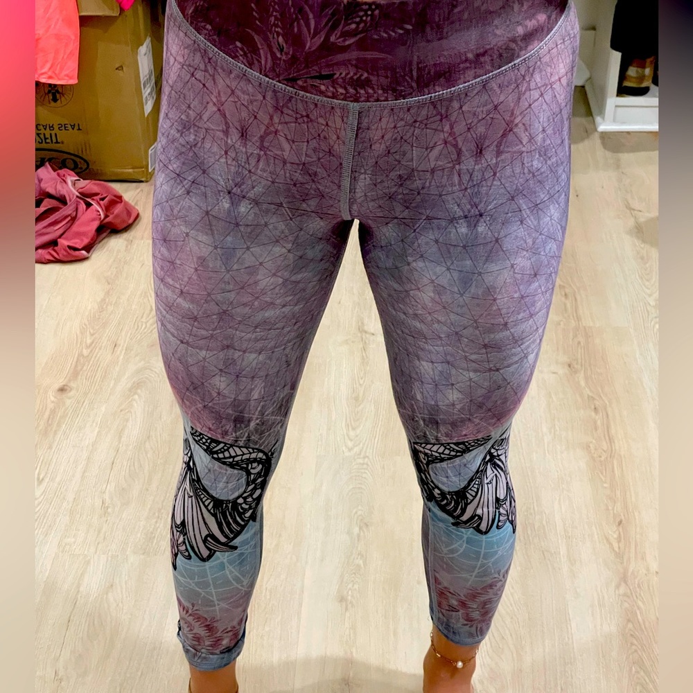 Elephant print yoga leggings- Evolution and Creative Active- size small